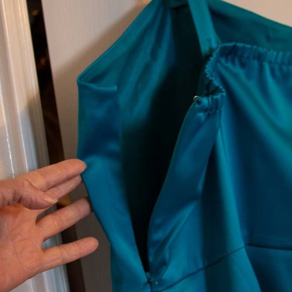 Dress - Picture 5 of 6